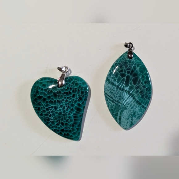 2 Pc. Vibrant Teal Snake Skin Agate Pendant Beads - Picture 6 of 14